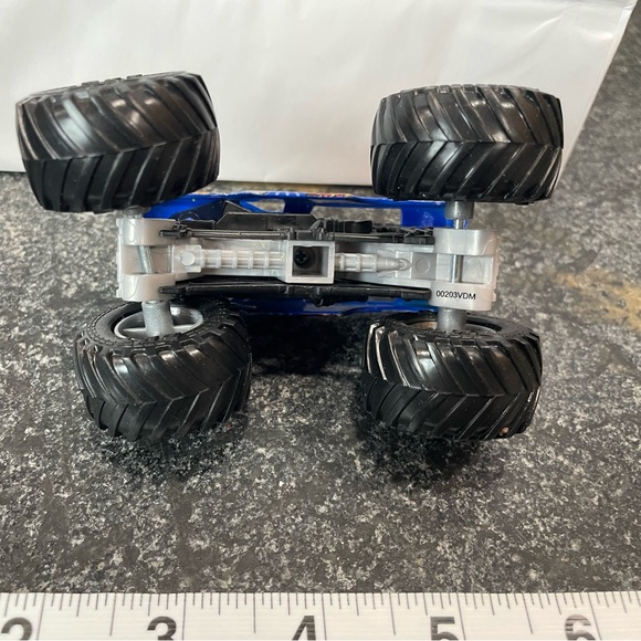 Official Monster Jam Stone Crusher die-cast monster truck, 1:64 scale - Picture 6 of 6